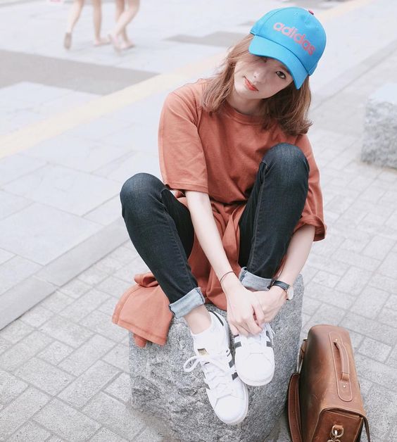 運動鞋　嬌小女孩